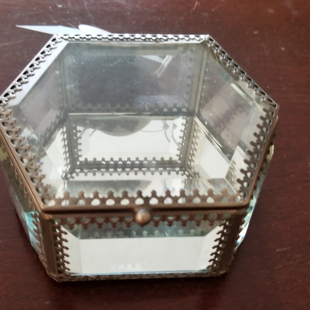 Nicole Miller jewelry case